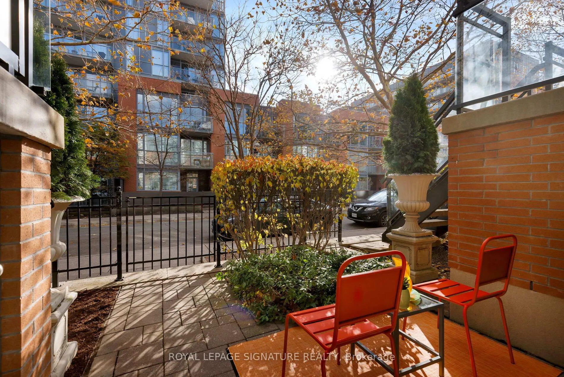 Photo 4 of 30 Cole Street, Toronto, Regent Park — HOMEH