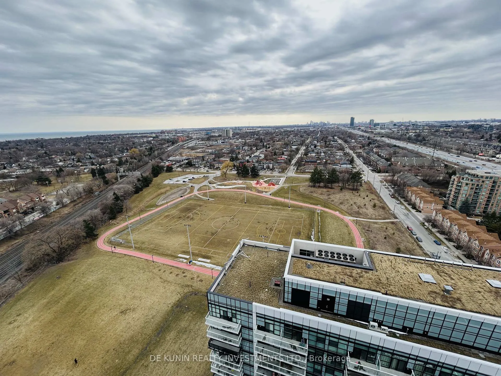 Front of Unit 2209, 251 Manitoba Street W