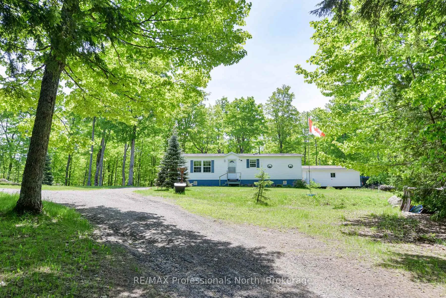 Photo 1 of 1874 Highway 118 E, Bracebridge, Draper — HOMEH