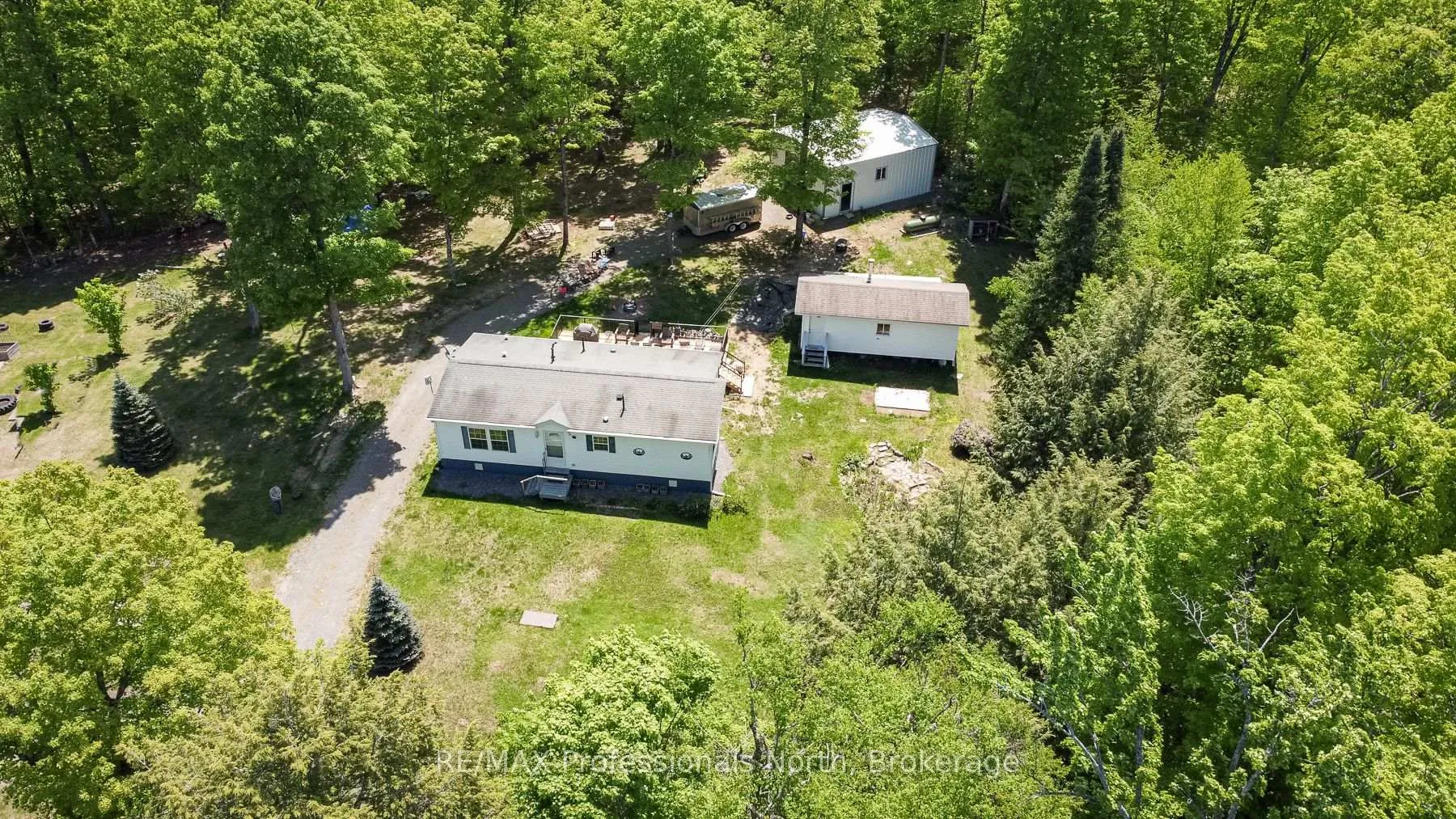 Photo 5 of 1874 Highway 118 E, Bracebridge, Draper — HOMEH