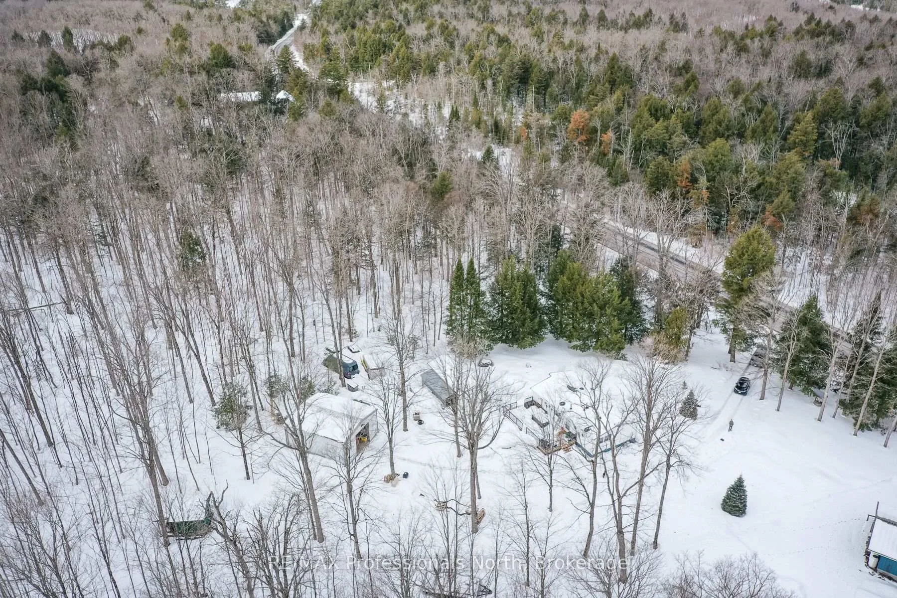 Photo 28 of 1874 Highway 118 E, Bracebridge, Draper — HOMEH