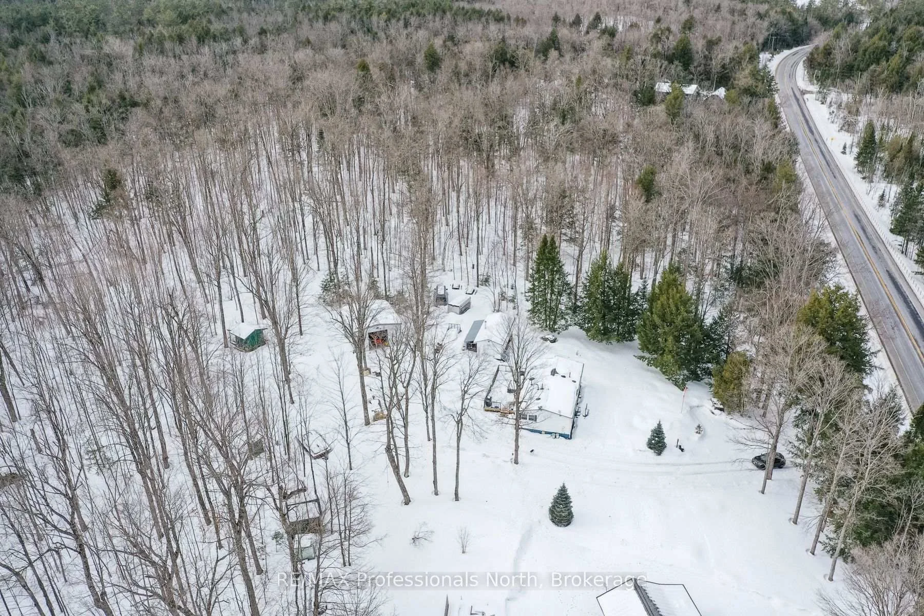Photo 38 of 1874 Highway 118 E, Bracebridge, Draper — HOMEH