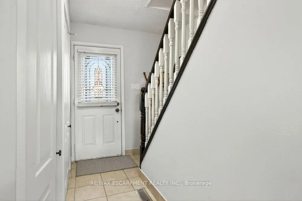 Photo 3 of Unit 4, 1350 Limeridge Road E, Hamilton, Trenholme — HOMEH