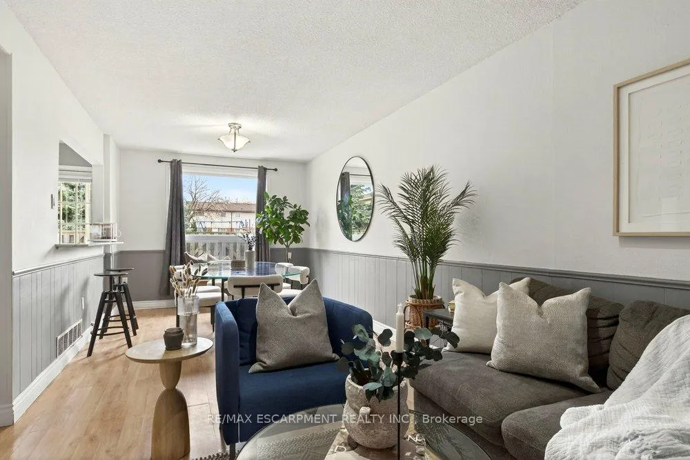 Photo 4 of Unit 4, 1350 Limeridge Road E, Hamilton, Trenholme — HOMEH
