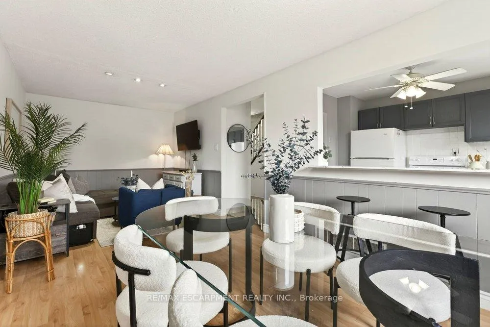 Photo 7 of Unit 4, 1350 Limeridge Road E, Hamilton, Trenholme — HOMEH