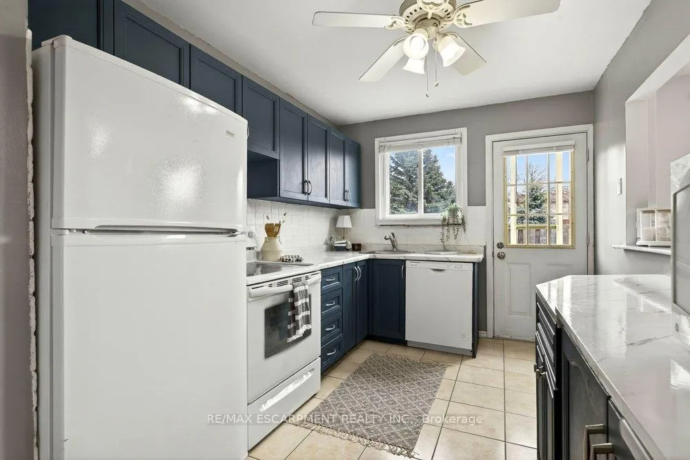 Photo 9 of Unit 4, 1350 Limeridge Road E, Hamilton, Trenholme — HOMEH