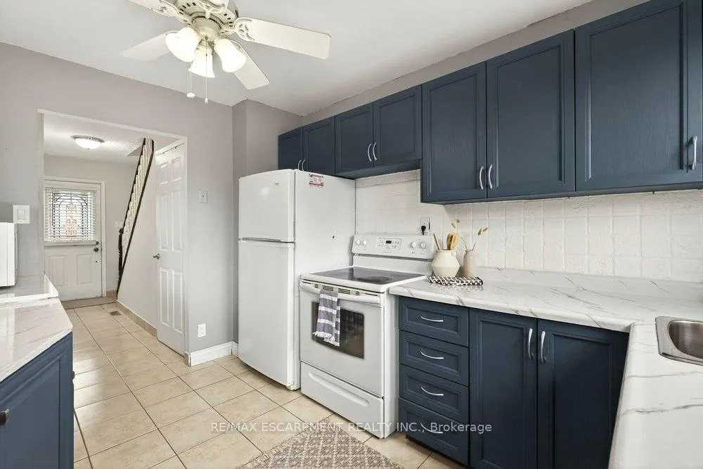 Photo 10 of Unit 4, 1350 Limeridge Road E, Hamilton, Trenholme — HOMEH