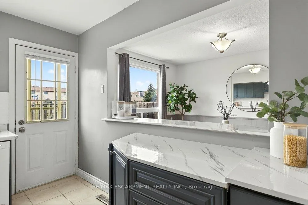 Photo 11 of Unit 4, 1350 Limeridge Road E, Hamilton, Trenholme — HOMEH