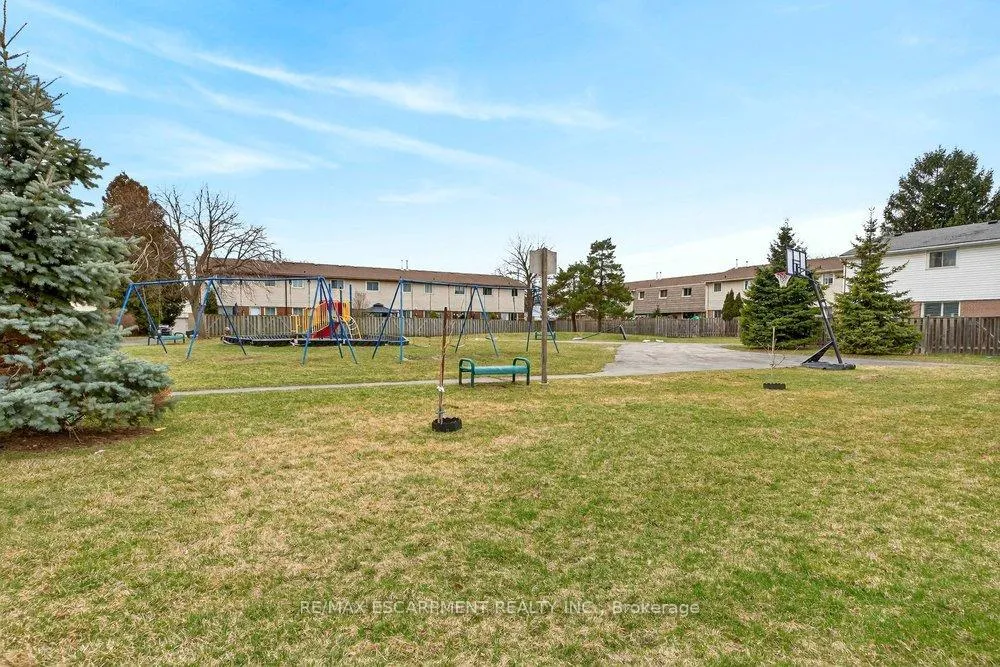 Photo 23 of Unit 4, 1350 Limeridge Road E, Hamilton, Trenholme — HOMEH