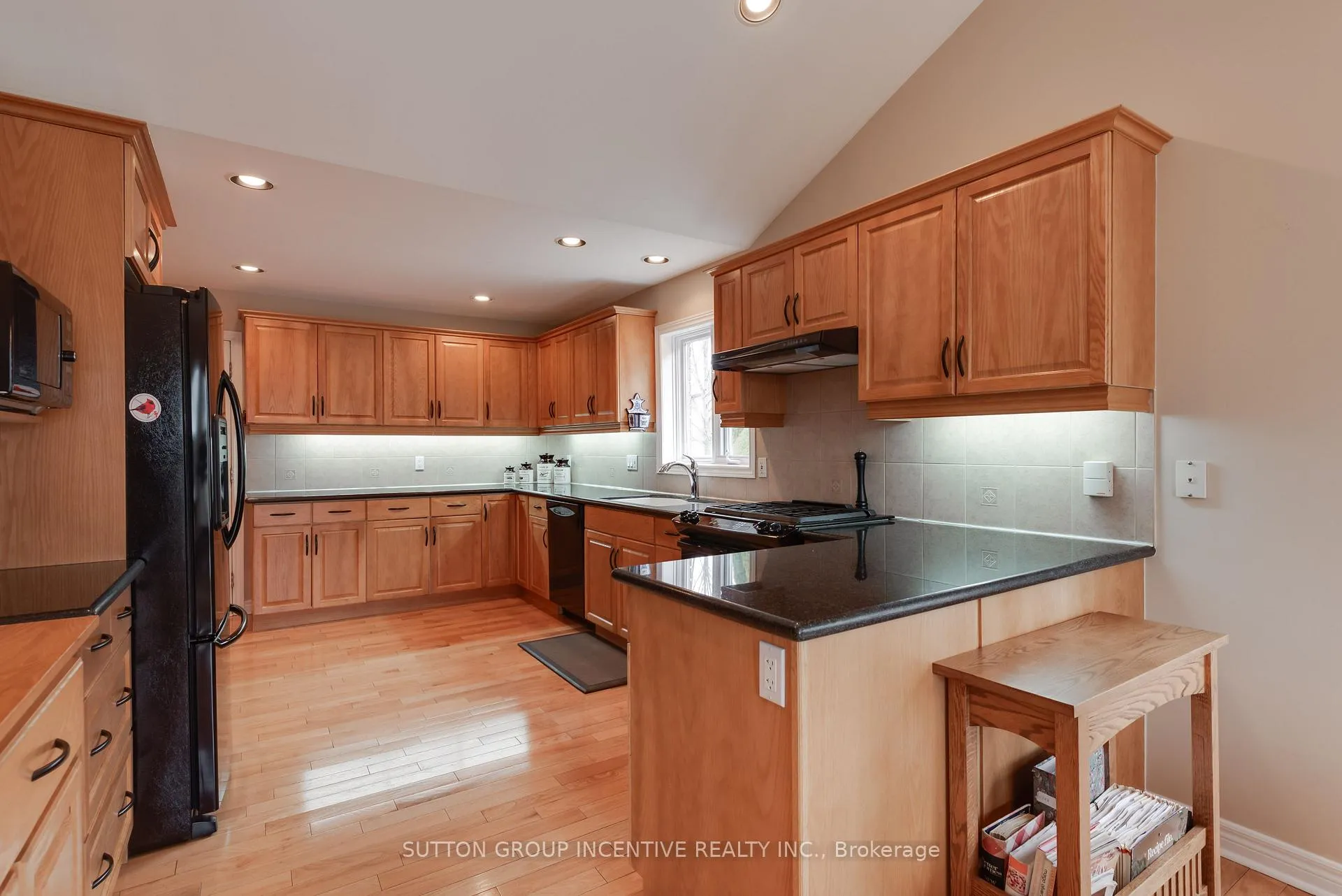 Photo 10 of Unit 4, 87 Bella Vista Trail, New Tecumseth, Rural New Tecumseth — HOMEH