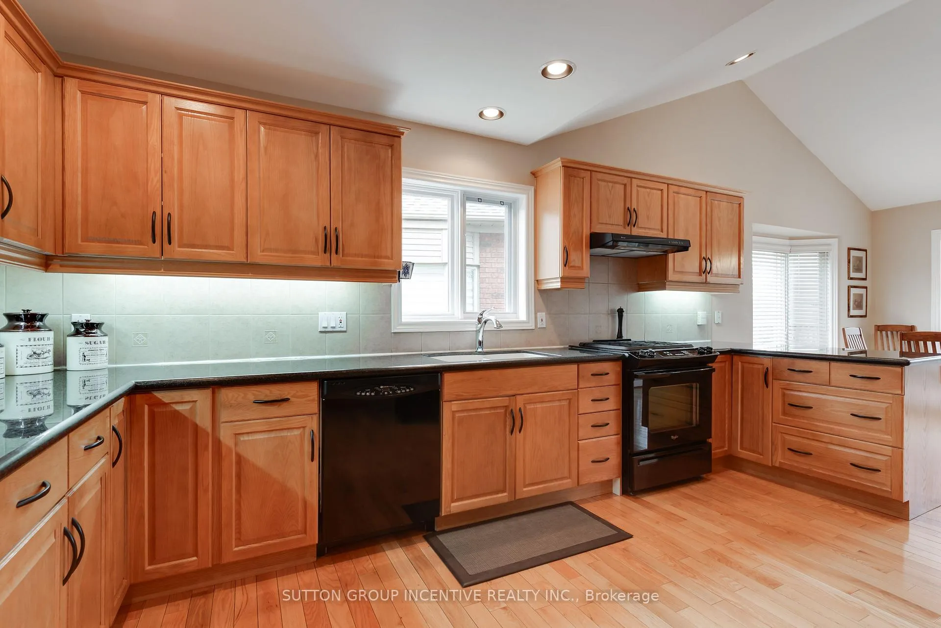 Photo 13 of Unit 4, 87 Bella Vista Trail, New Tecumseth, Rural New Tecumseth — HOMEH