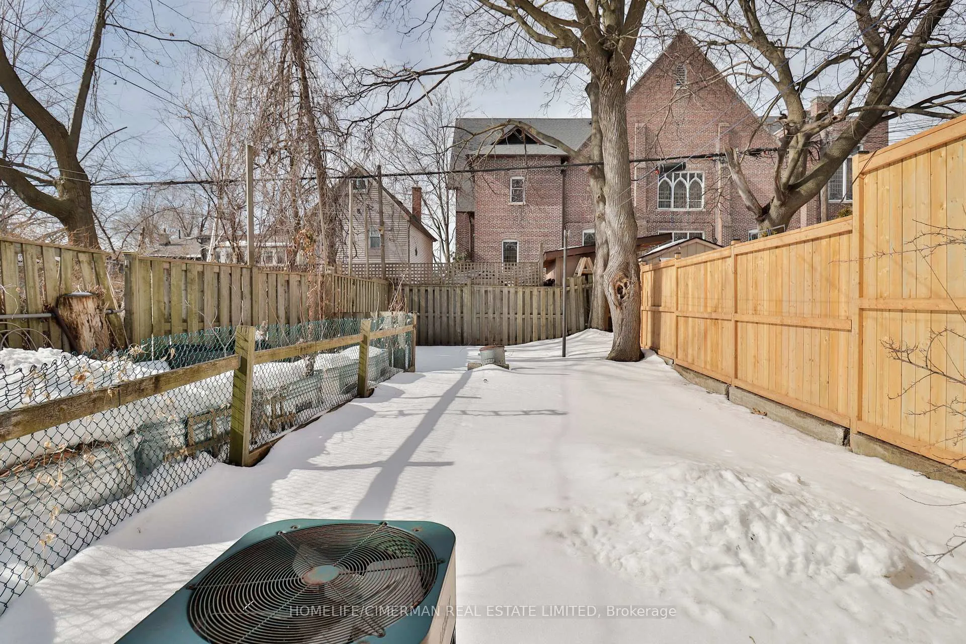 Photo 3 of 60 Beach View Crescent, Toronto, East End-Danforth — HOMEH