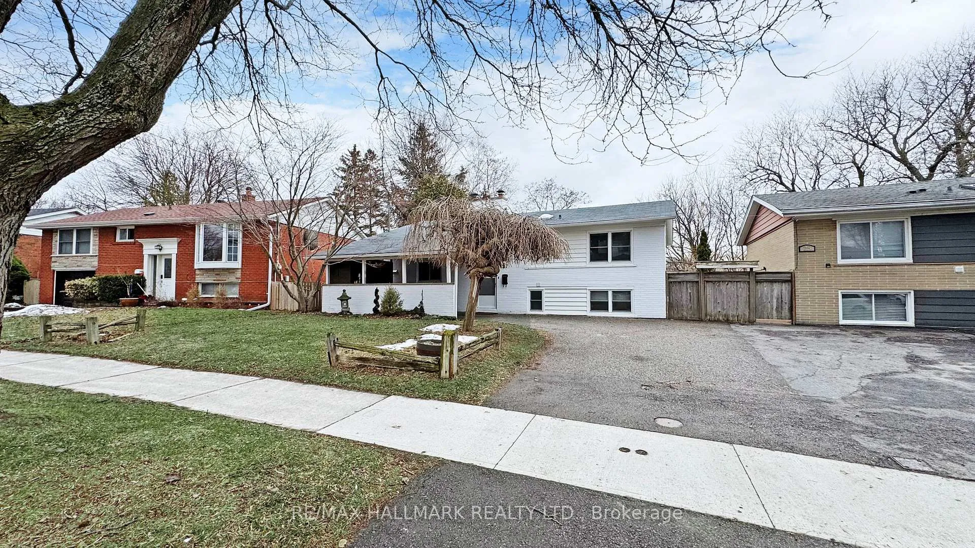 Front of 27 Benleigh Drive