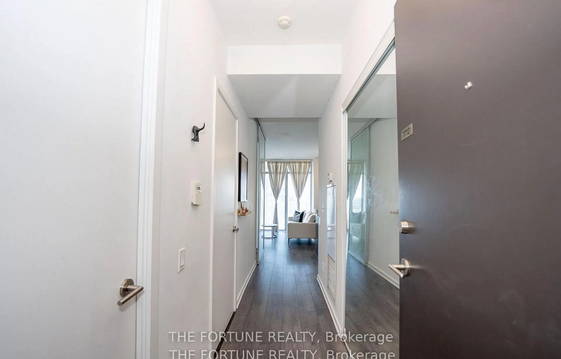 Photo 5 of Unit 1712, 103 The Queensway, Toronto, High Park-Swansea — HOMEH