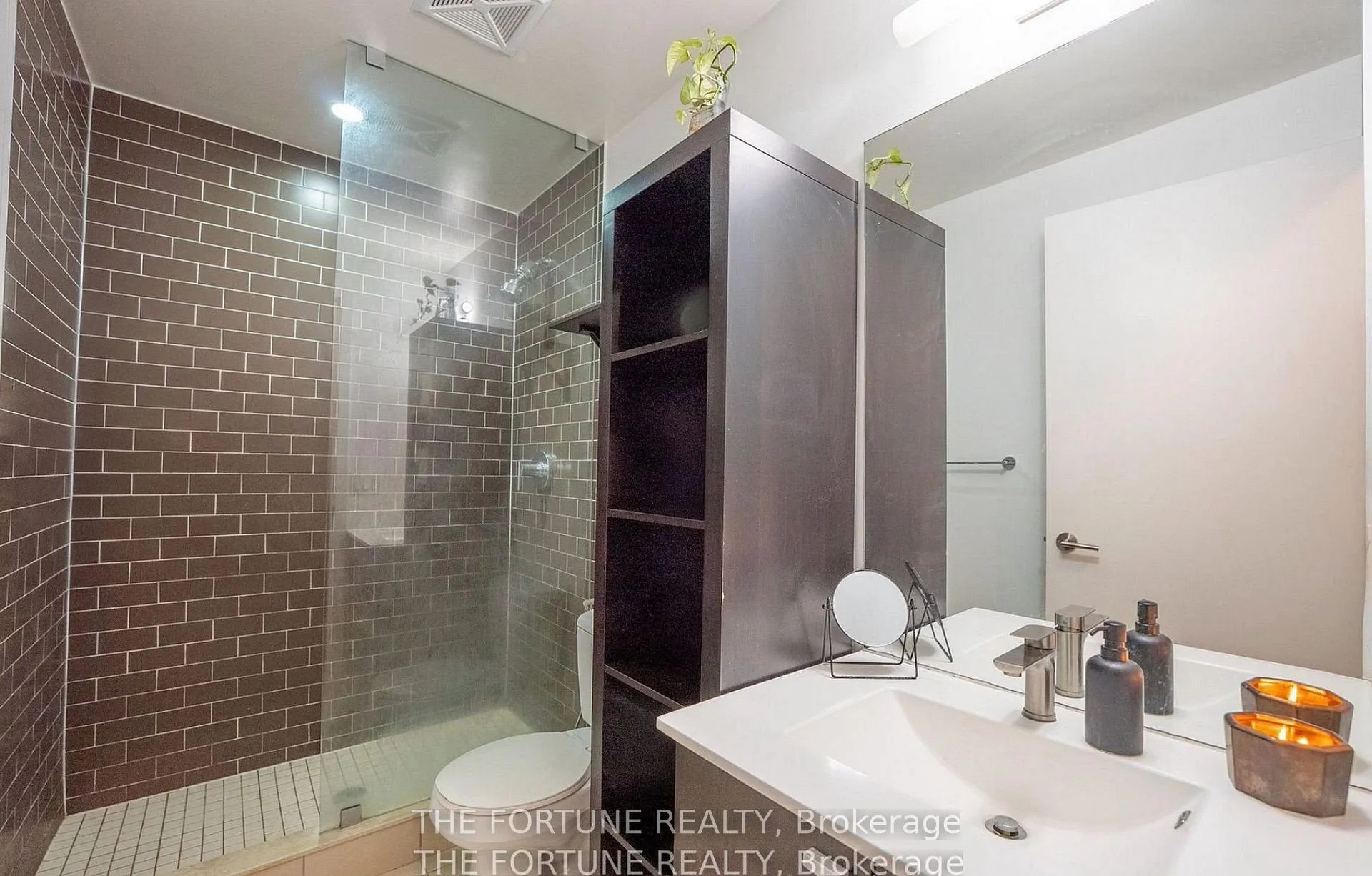 Photo 13 of Unit 1712, 103 The Queensway, Toronto, High Park-Swansea — HOMEH