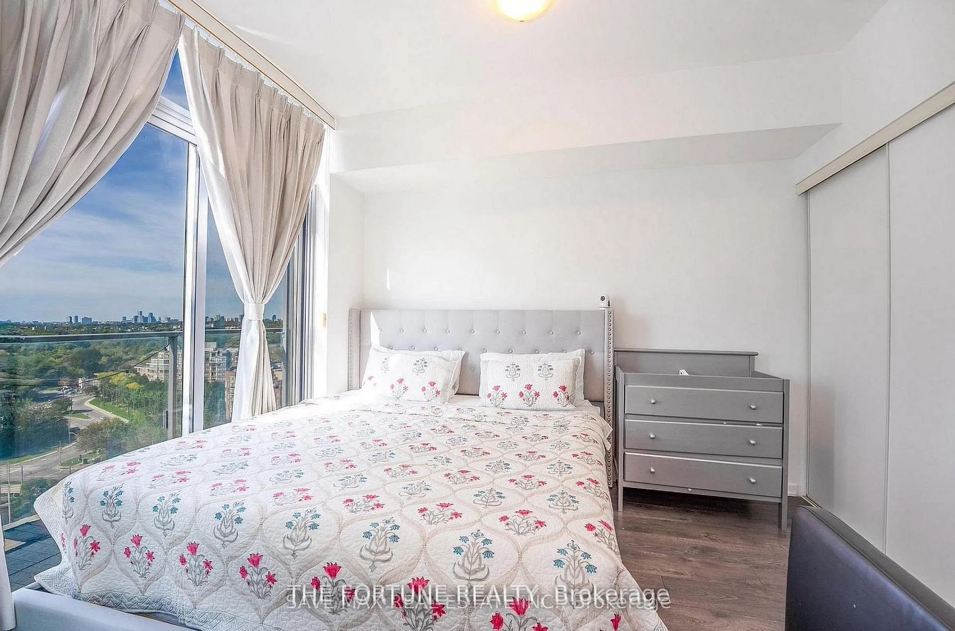 Photo 14 of Unit 1712, 103 The Queensway, Toronto, High Park-Swansea — HOMEH