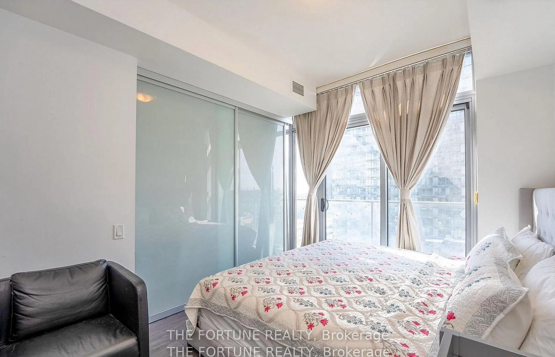 Photo 15 of Unit 1712, 103 The Queensway, Toronto, High Park-Swansea — HOMEH