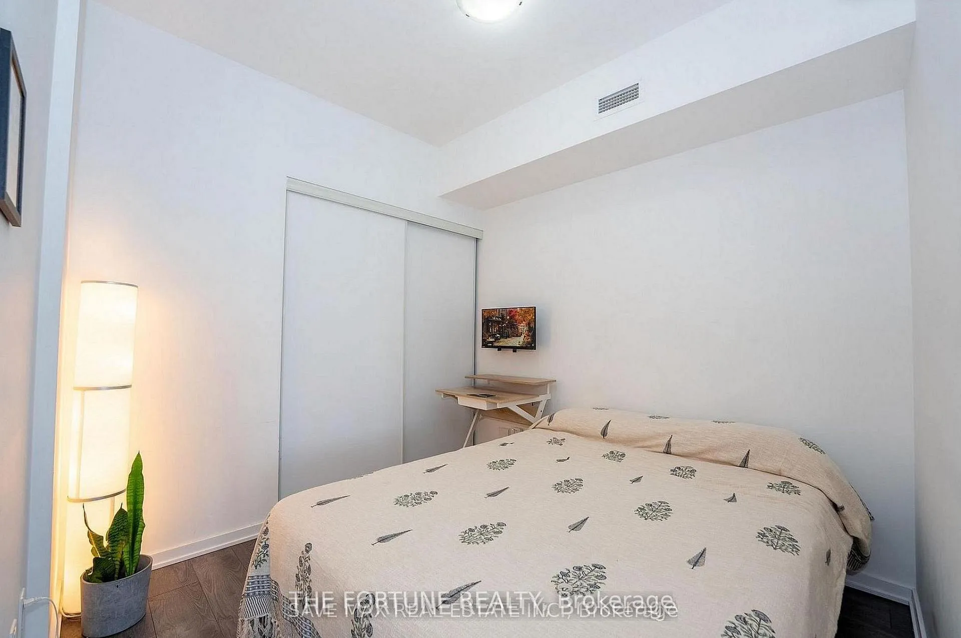 Photo 18 of Unit 1712, 103 The Queensway, Toronto, High Park-Swansea — HOMEH