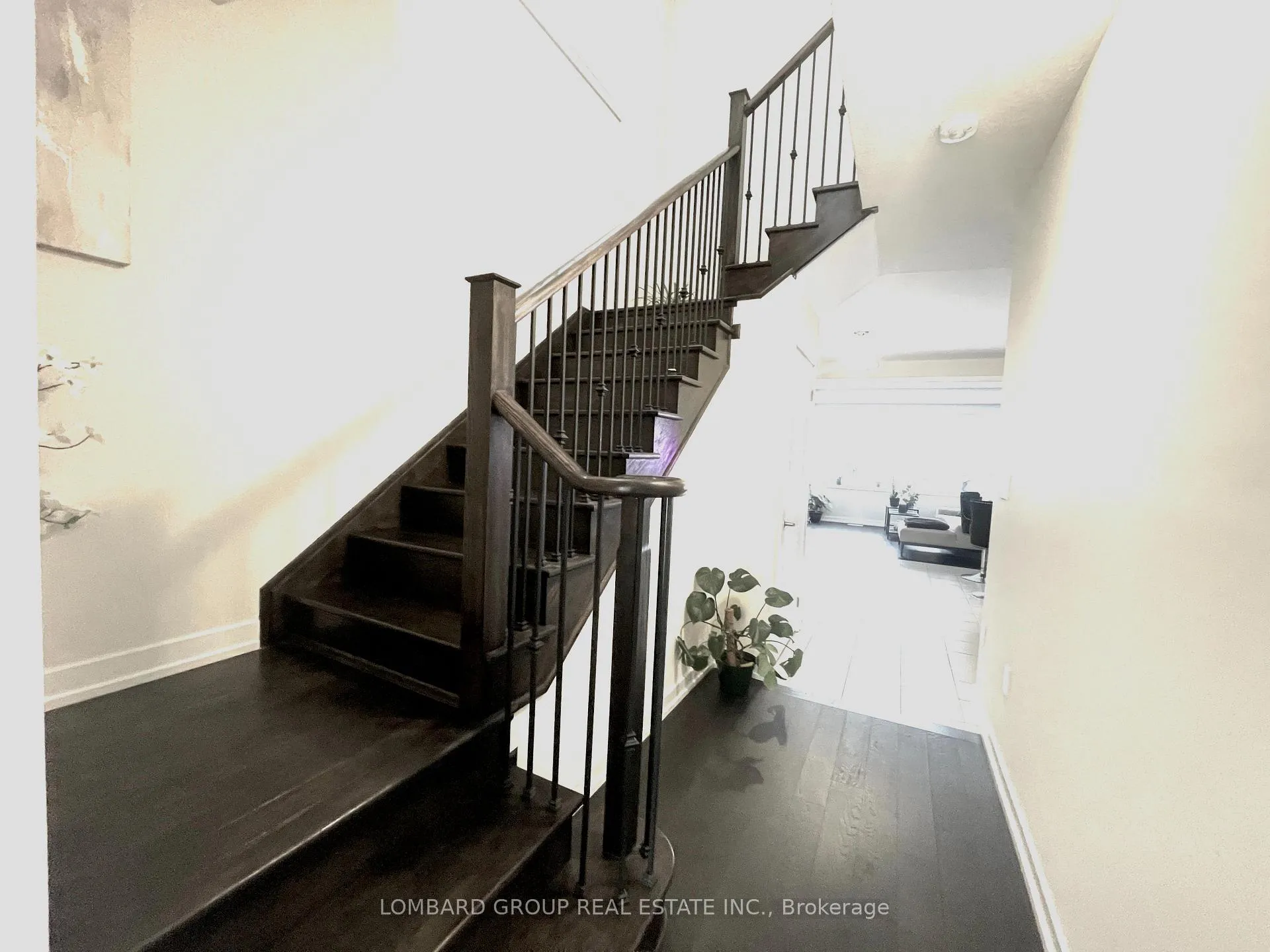 Photo 5 of 142 Lilac Circle, Haldimand — HOMEH