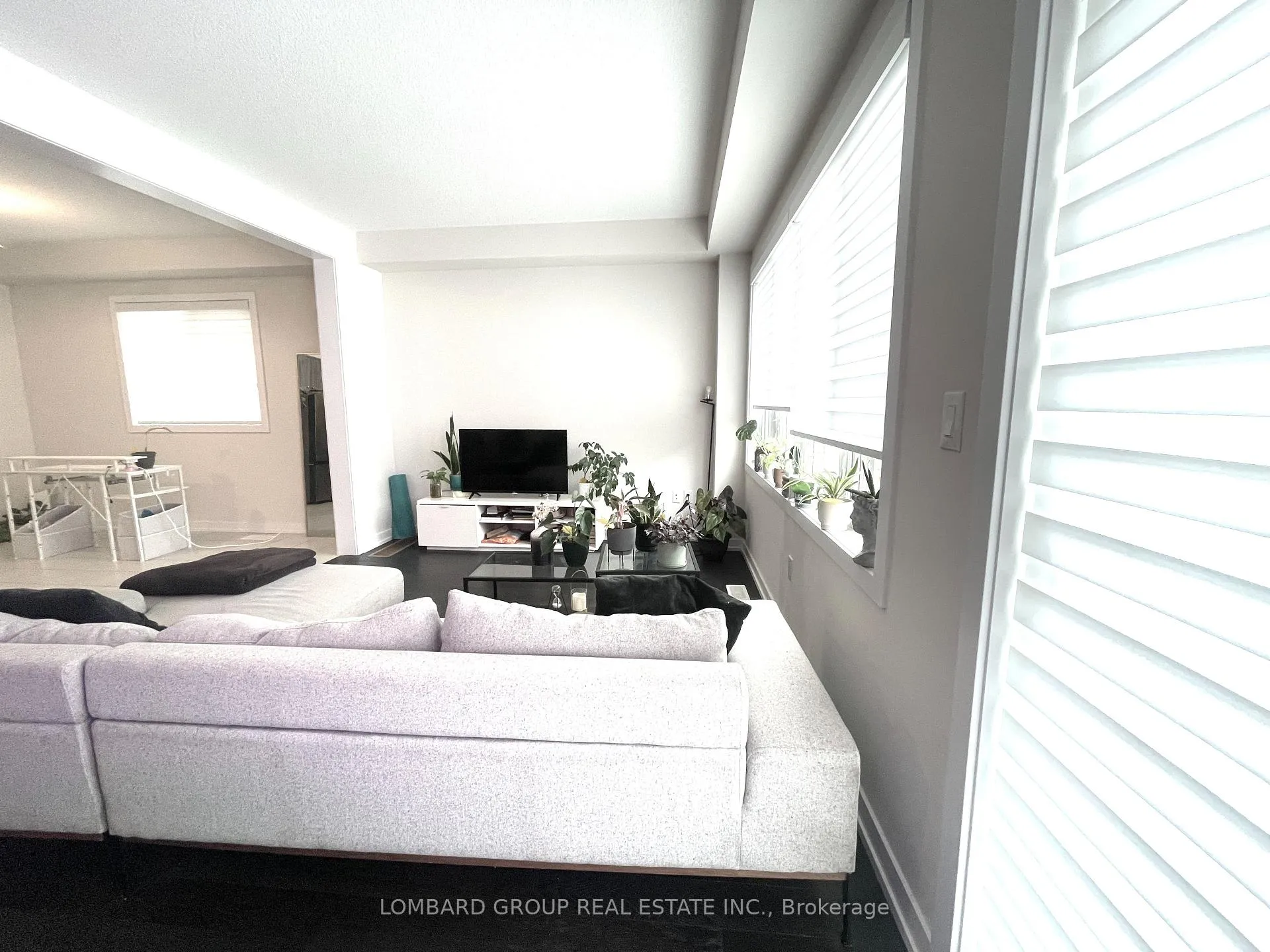 Photo 8 of 142 Lilac Circle, Haldimand — HOMEH