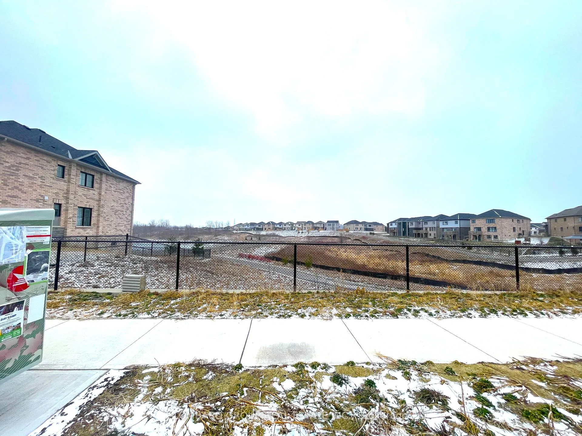 Photo 23 of 142 Lilac Circle, Haldimand — HOMEH