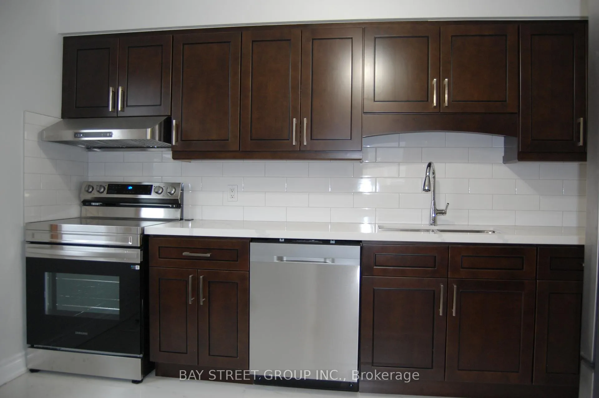 Photo 2 of 1122 Central Park Boulevard N, Oshawa, Centennial — HOMEH