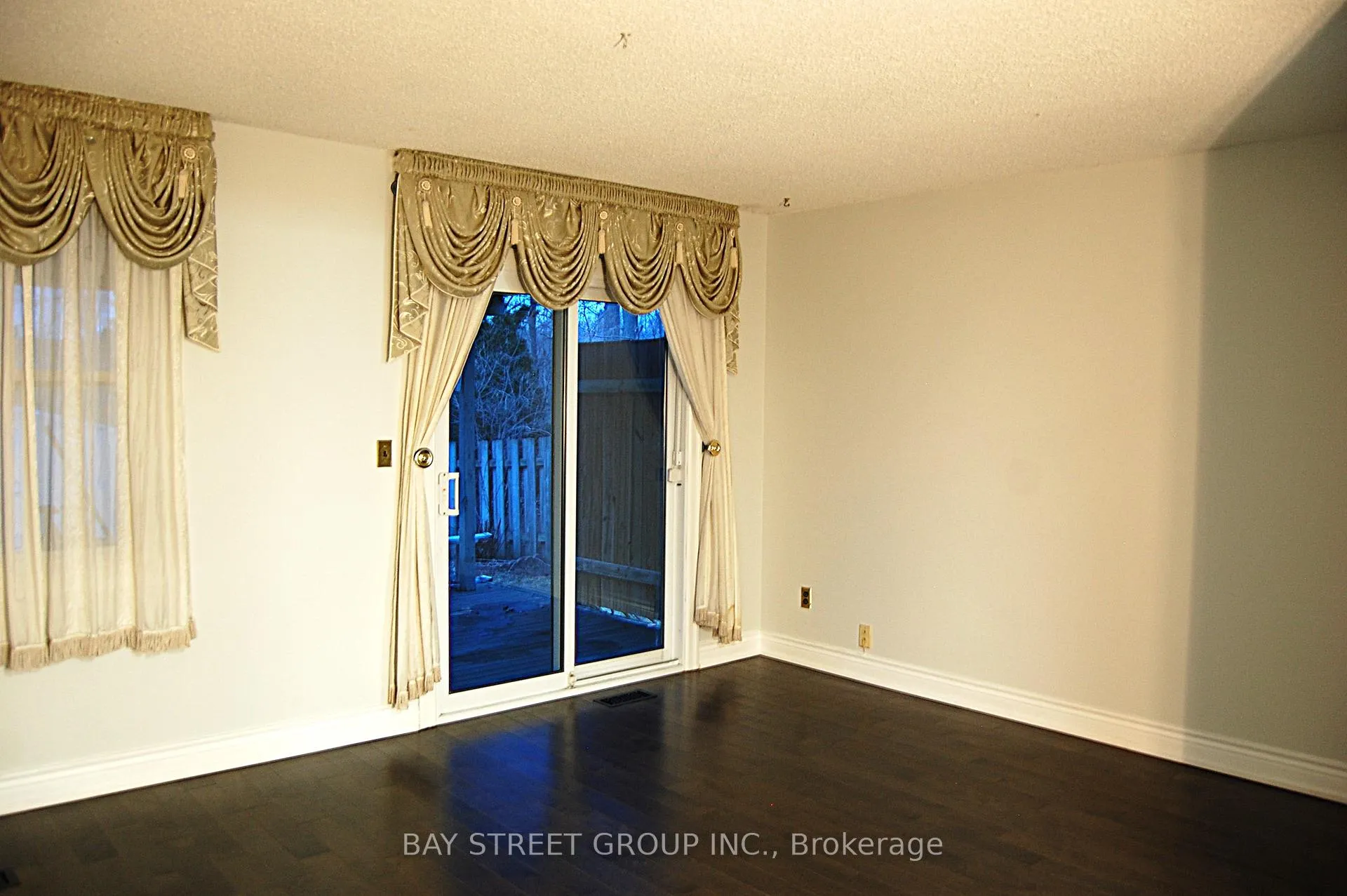 Photo 9 of 1122 Central Park Boulevard N, Oshawa, Centennial — HOMEH