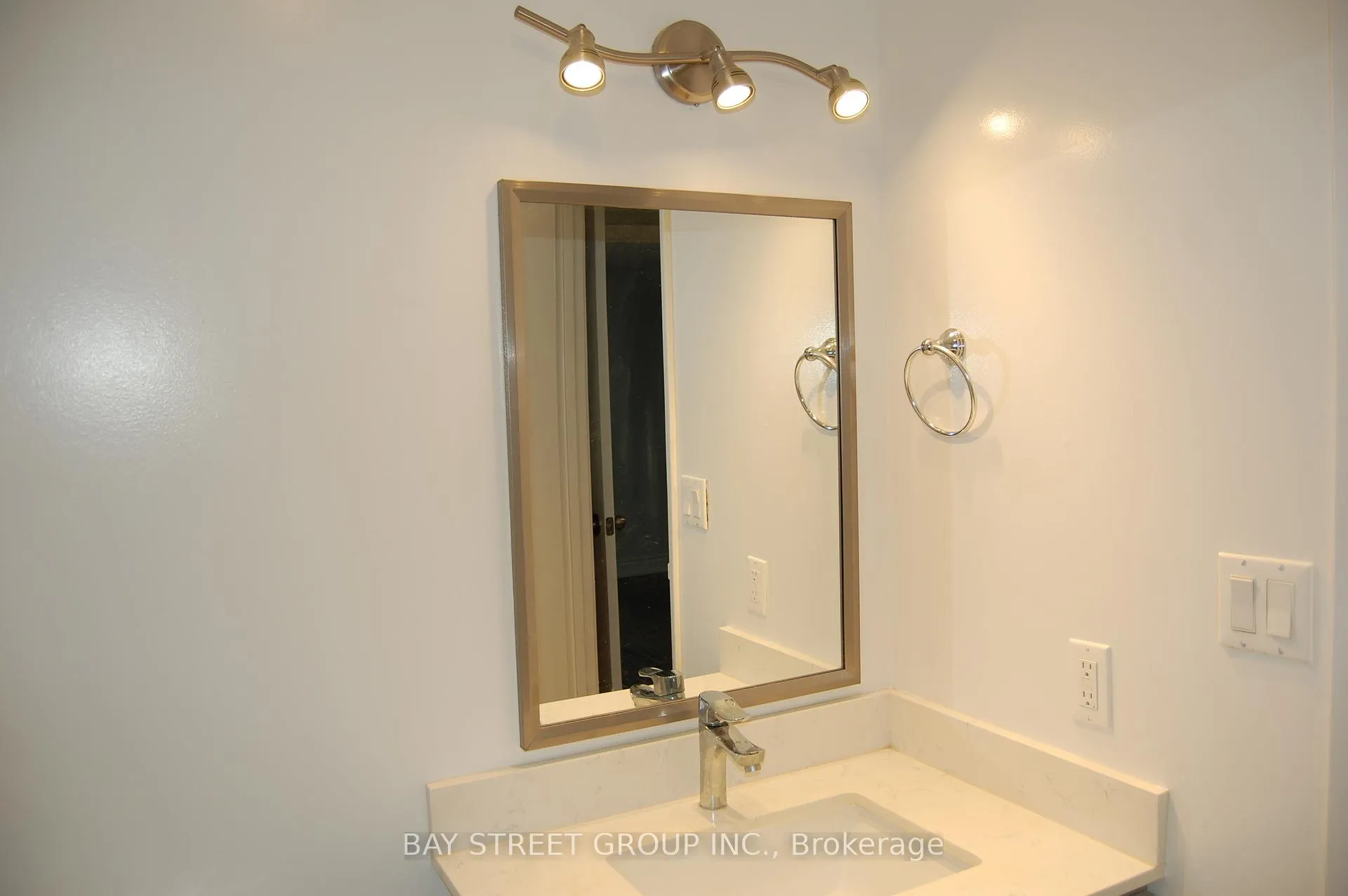 Photo 13 of 1122 Central Park Boulevard N, Oshawa, Centennial — HOMEH