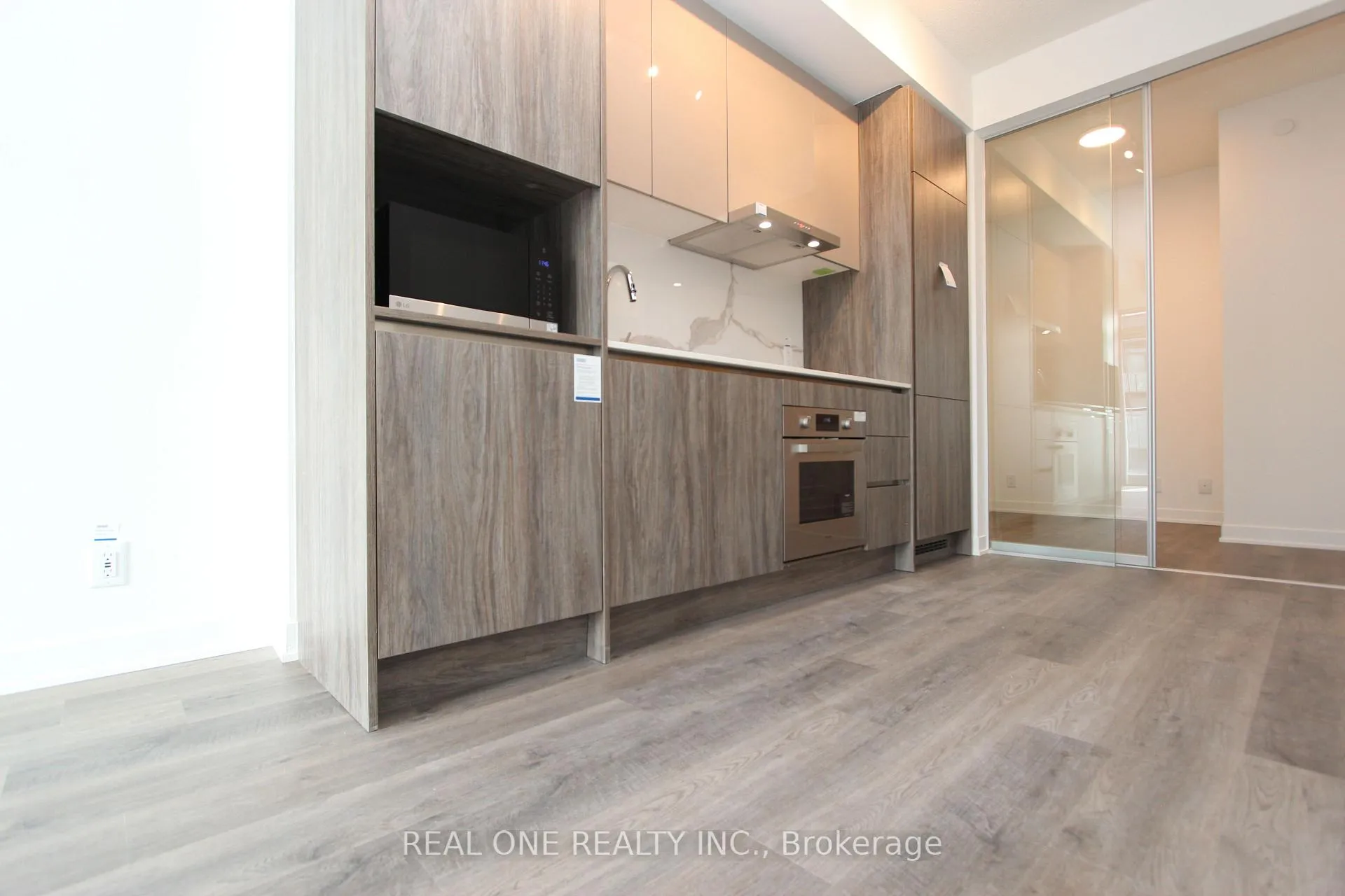 Photo 1 of Unit 3307, 180 Front Street E, Toronto, Moss Park — HOMEH