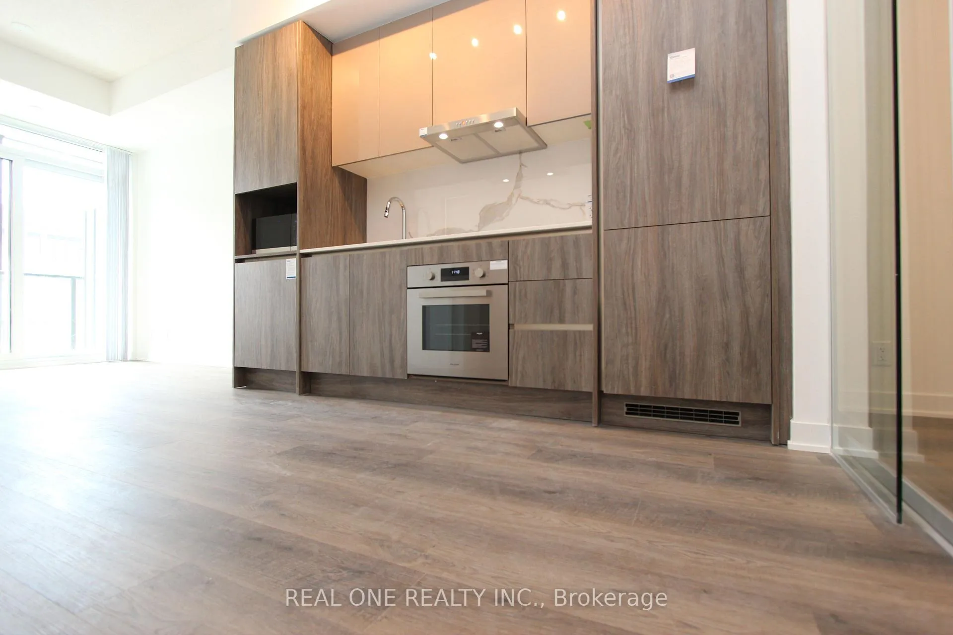 Photo 2 of Unit 3307, 180 Front Street E, Toronto, Moss Park — HOMEH