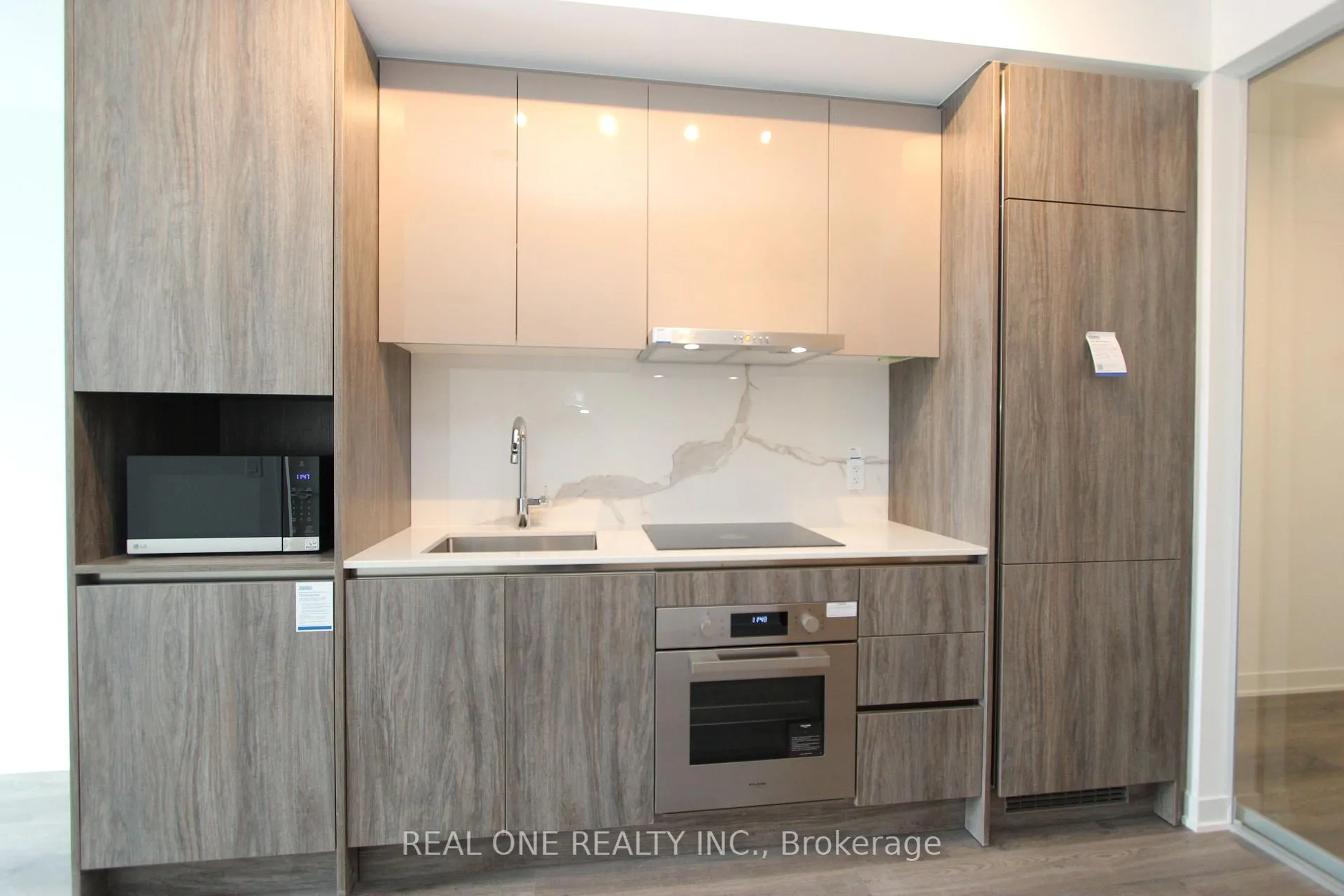 Photo 3 of Unit 3307, 180 Front Street E, Toronto, Moss Park — HOMEH