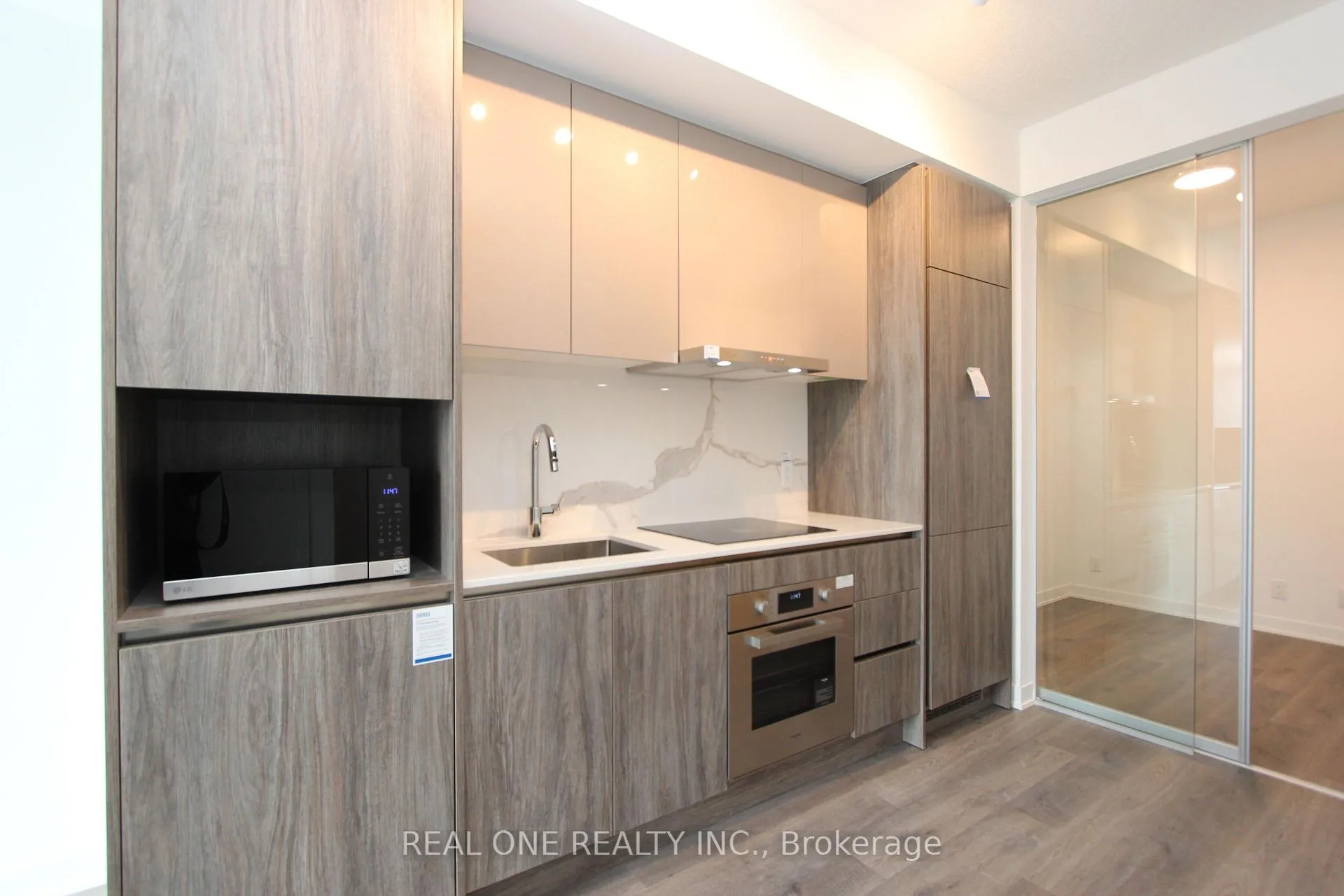 Photo 4 of Unit 3307, 180 Front Street E, Toronto, Moss Park — HOMEH