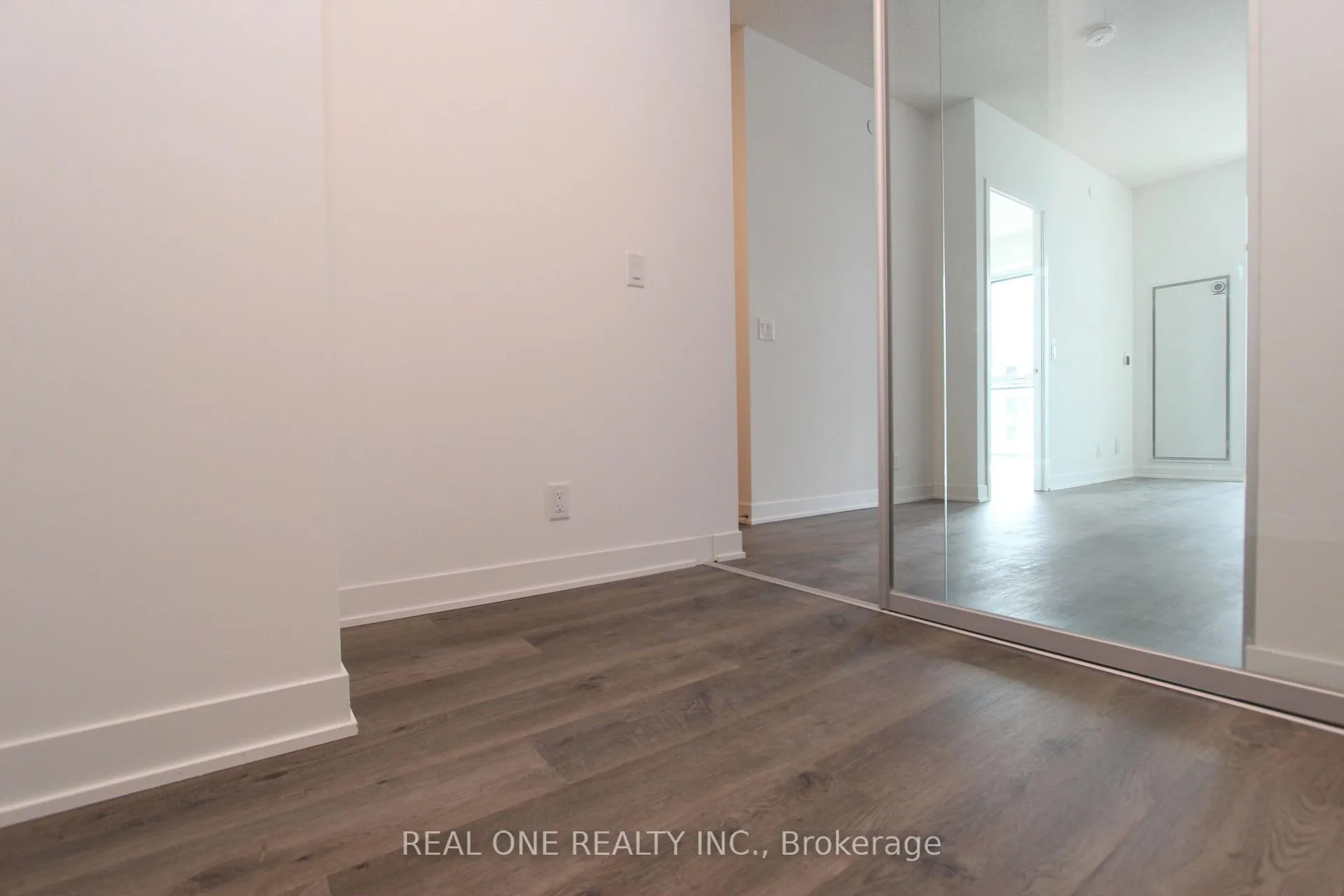 Photo 11 of Unit 3307, 180 Front Street E, Toronto, Moss Park — HOMEH