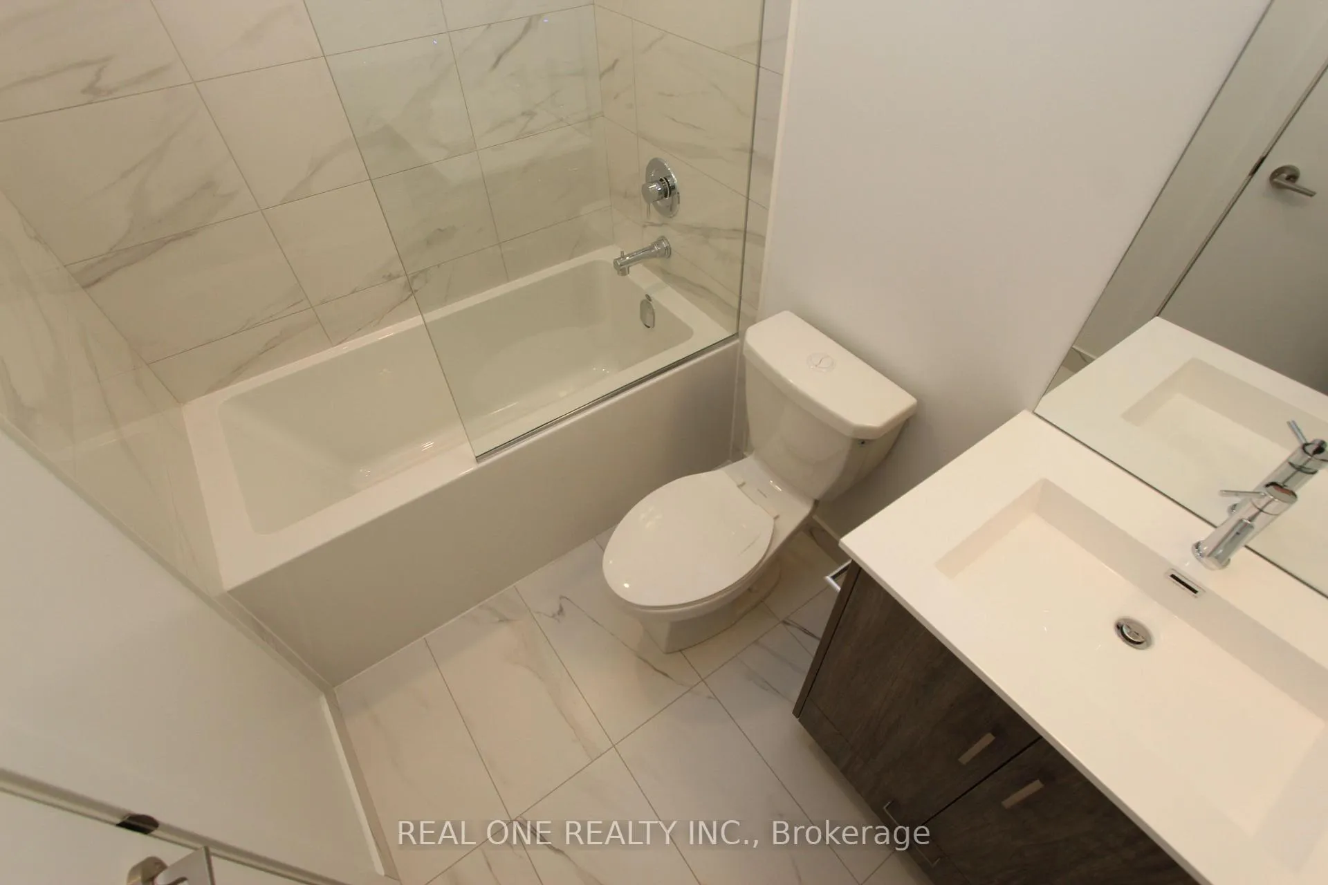 Photo 13 of Unit 3307, 180 Front Street E, Toronto, Moss Park — HOMEH