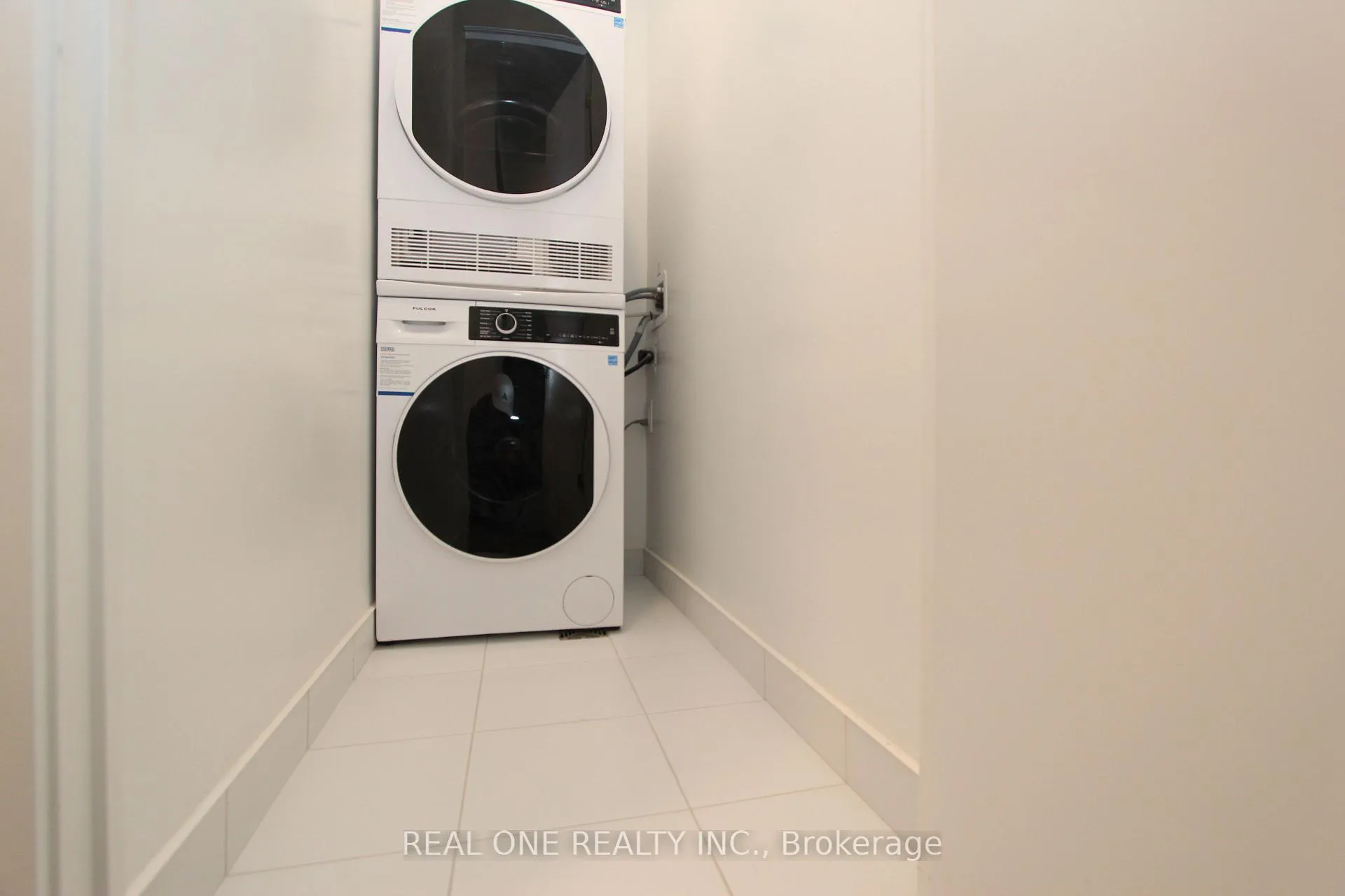 Photo 15 of Unit 3307, 180 Front Street E, Toronto, Moss Park — HOMEH