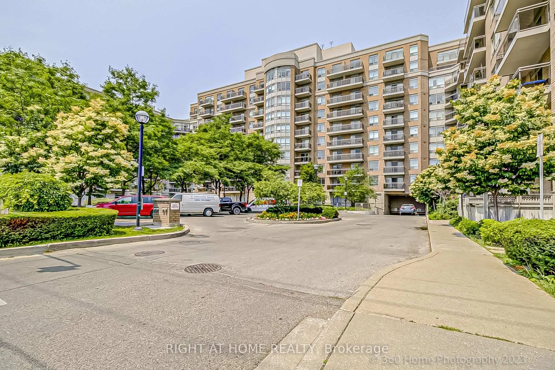 Photo 2 of Unit 607, 650 Lawrence Avenue W, Toronto, Englemount-Lawrence — HOMEH