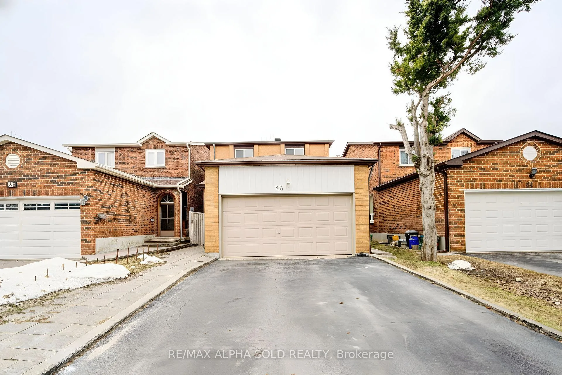 Photo 2 of 23 Tangmere Crescent, Markham, Milliken Mills East — HOMEH