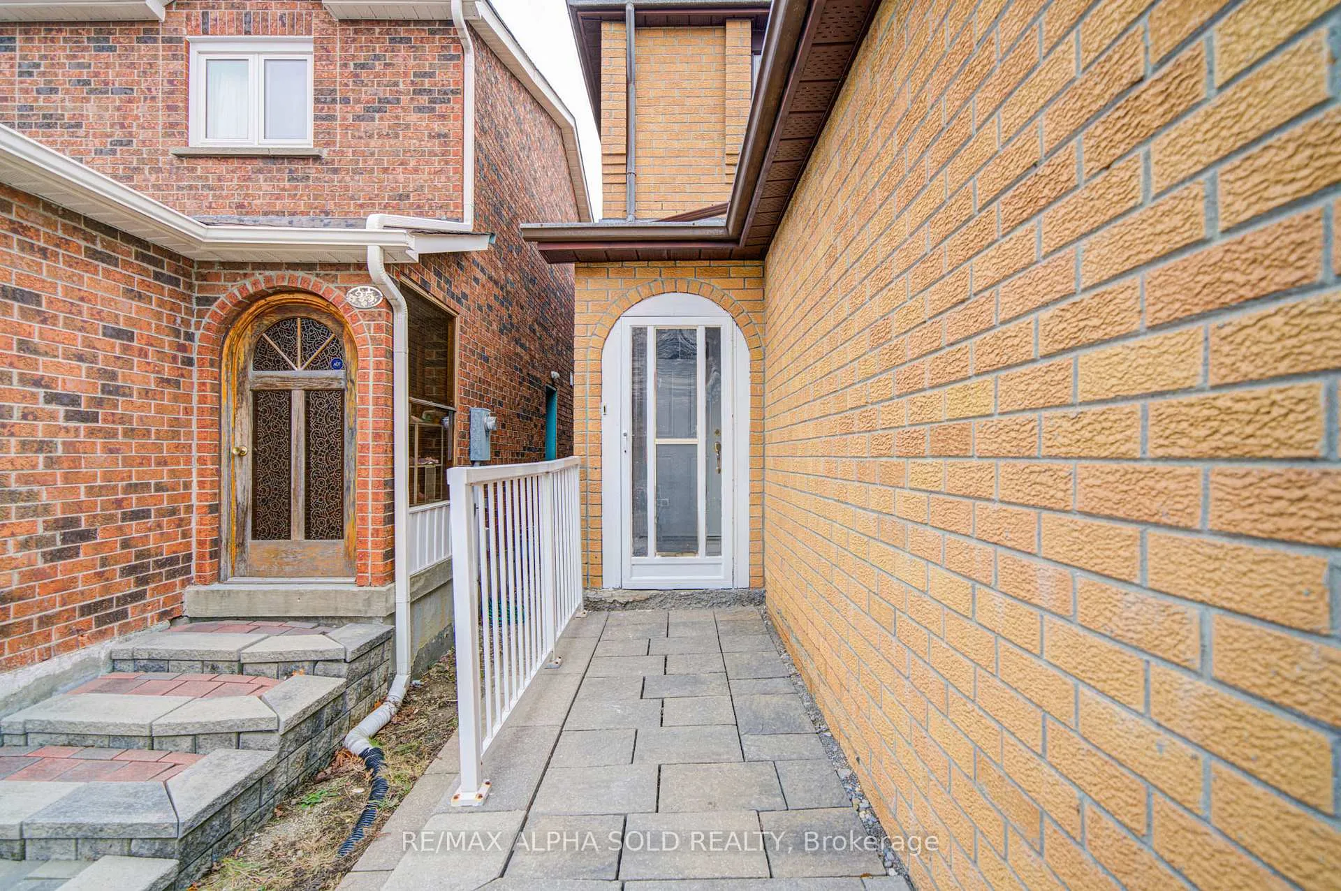 Photo 4 of 23 Tangmere Crescent, Markham, Milliken Mills East — HOMEH