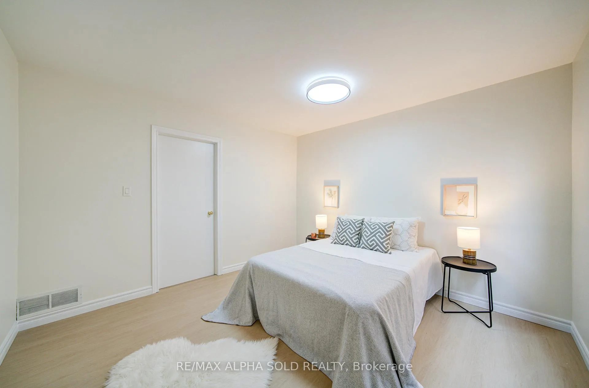 Photo 10 of 23 Tangmere Crescent, Markham, Milliken Mills East — HOMEH