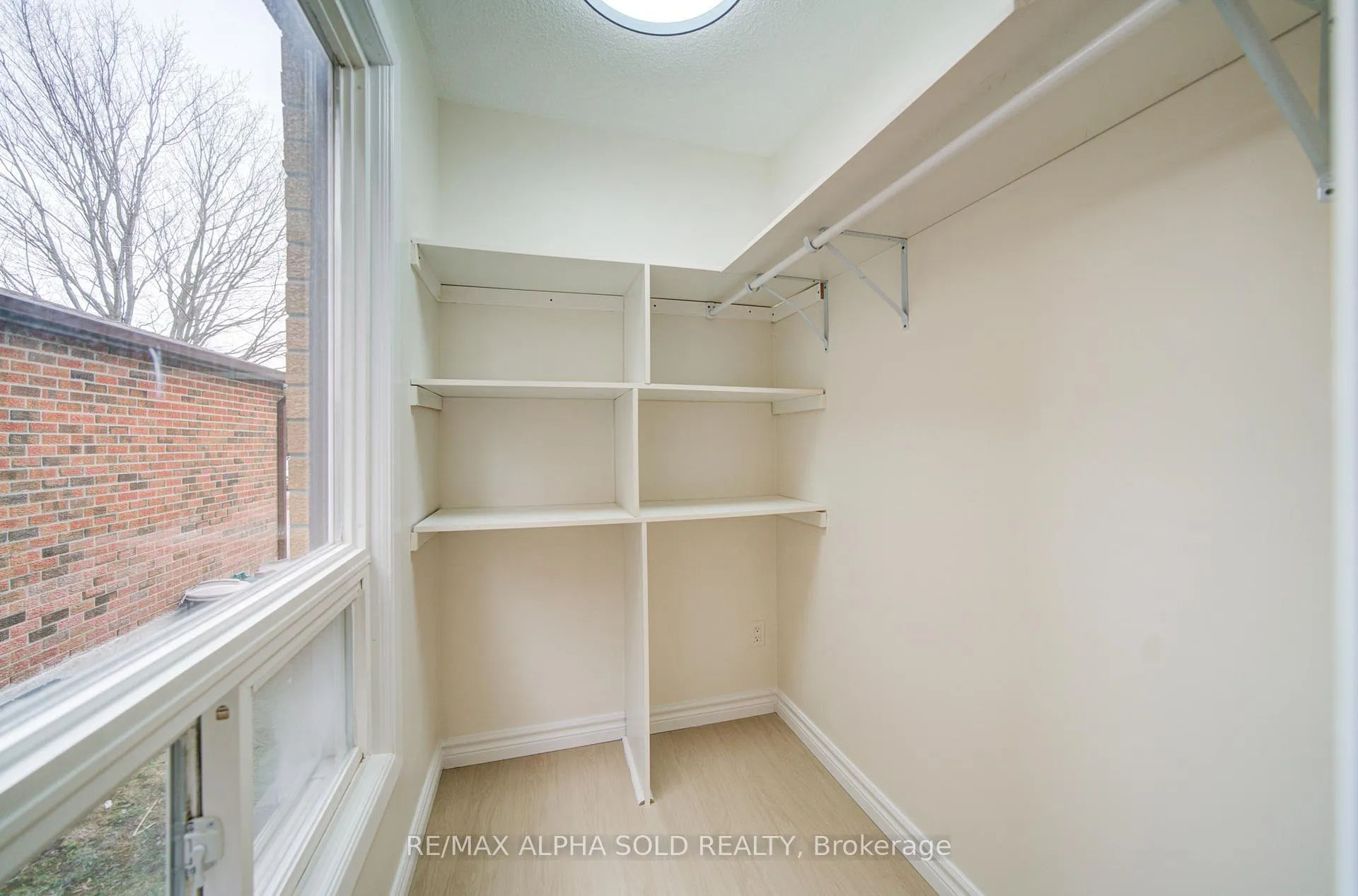 Photo 12 of 23 Tangmere Crescent, Markham, Milliken Mills East — HOMEH