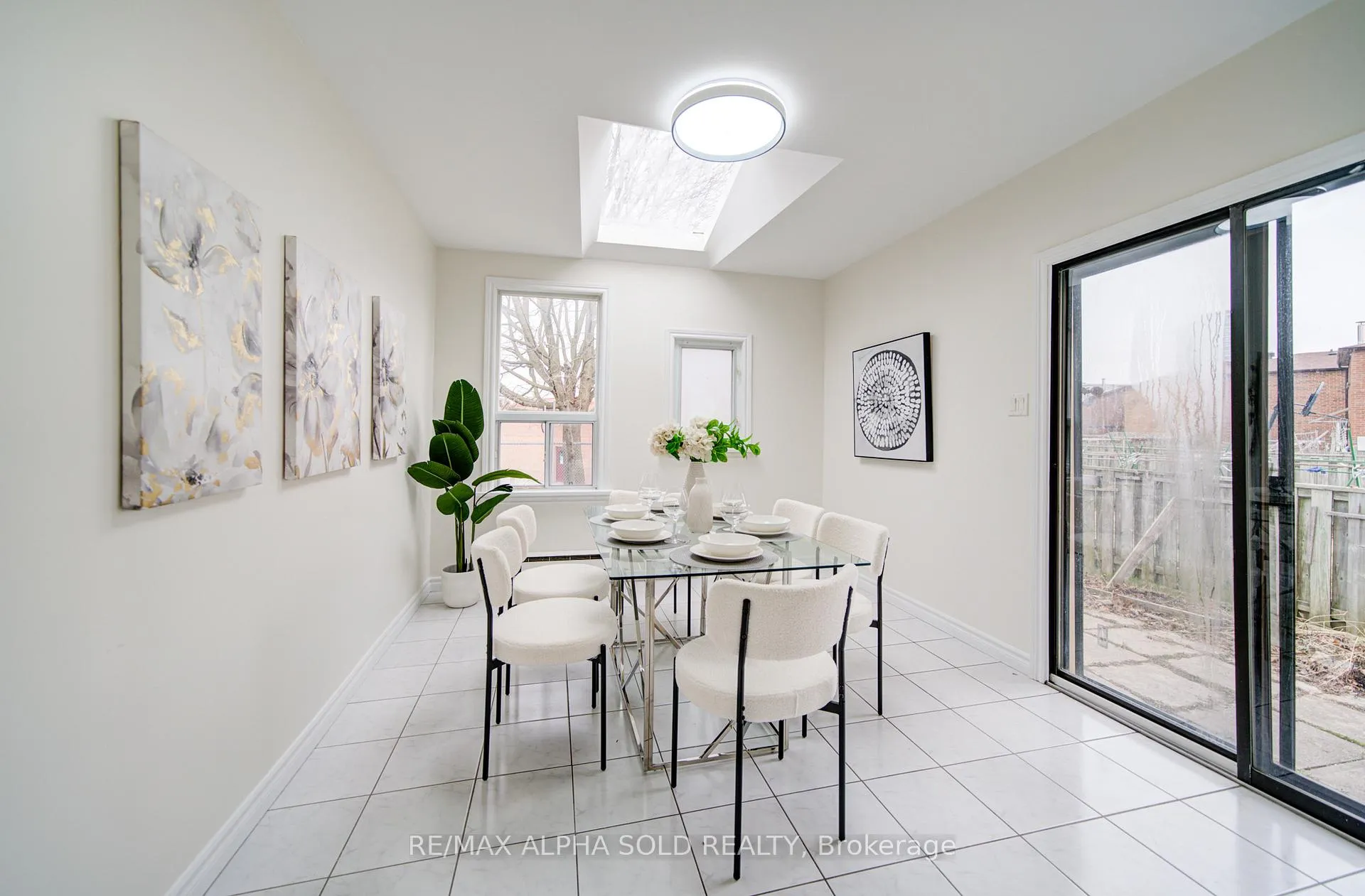 Photo 21 of 23 Tangmere Crescent, Markham, Milliken Mills East — HOMEH