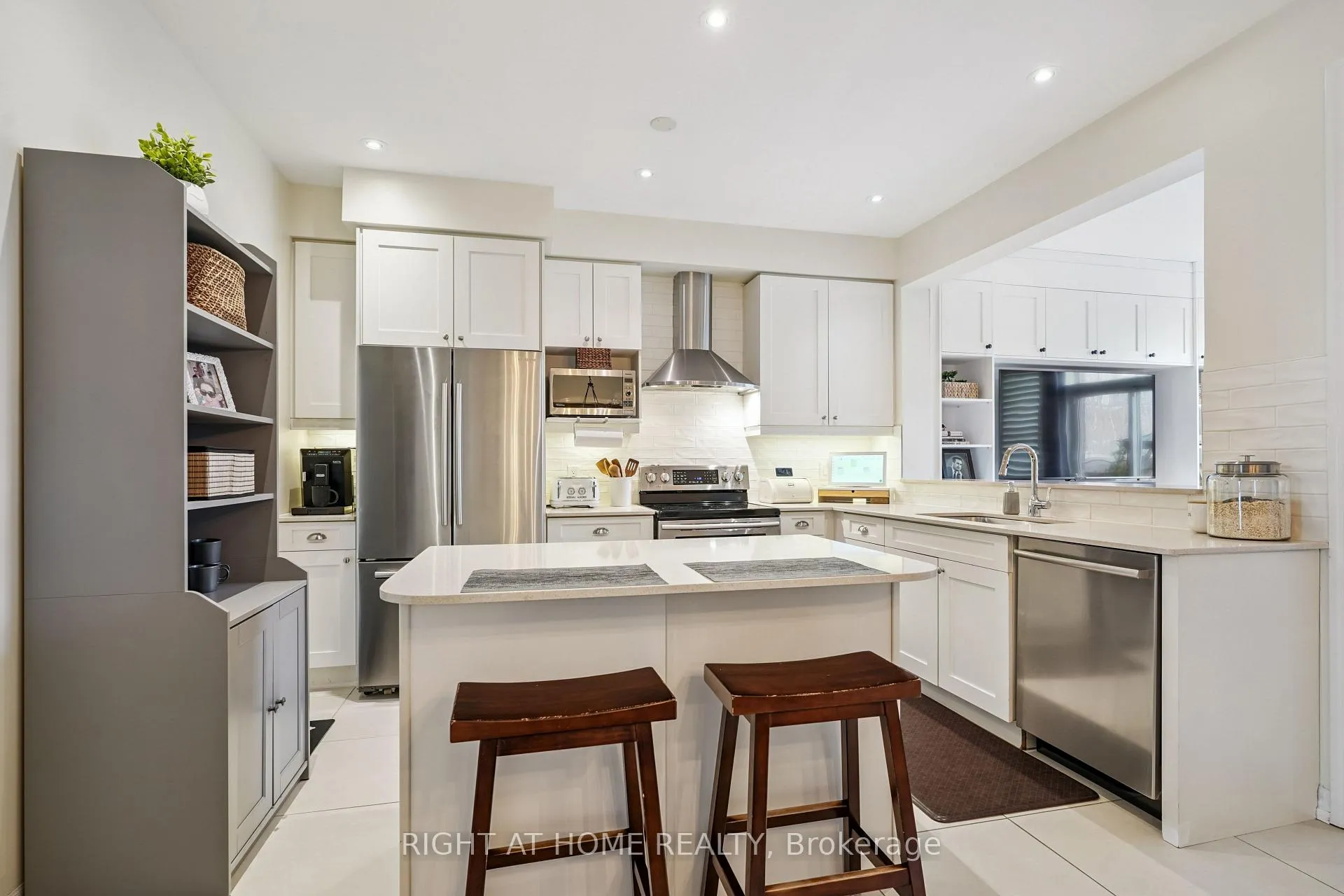 Photo 5 of 65 Hanson Crescent, Milton, Scott — HOMEH