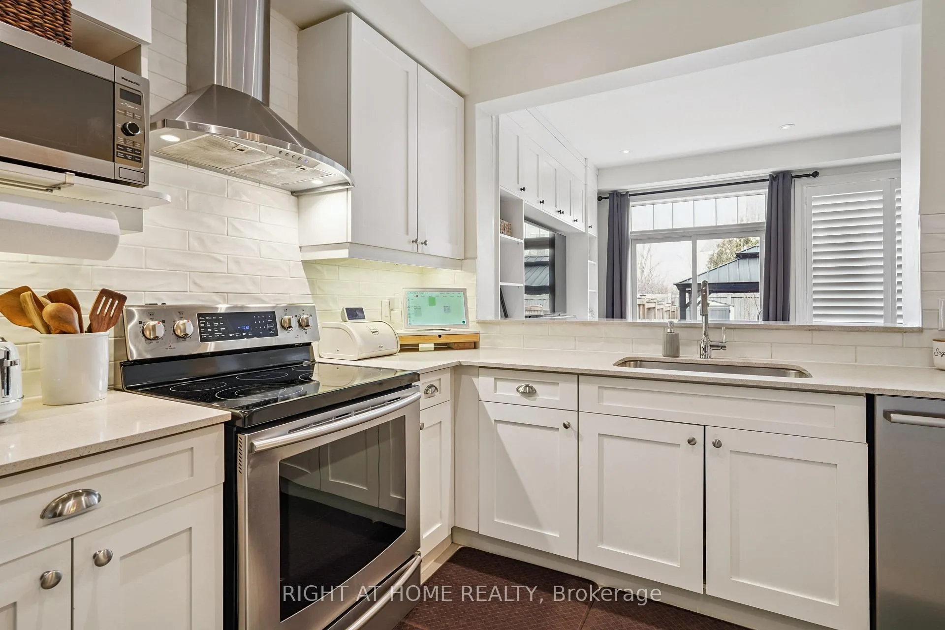 Photo 9 of 65 Hanson Crescent, Milton, Scott — HOMEH