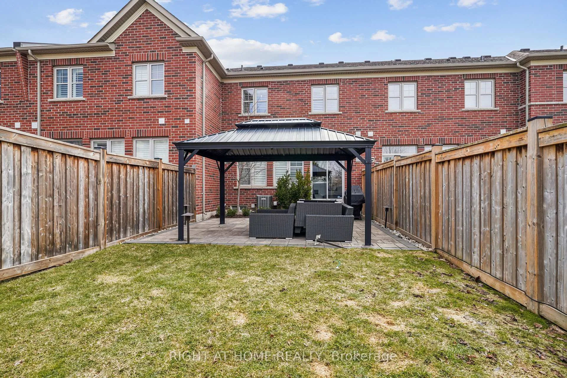 Photo 35 of 65 Hanson Crescent, Milton, Scott — HOMEH