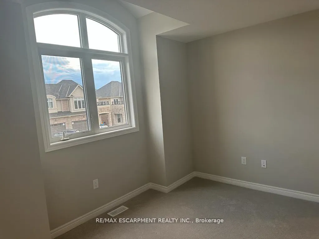 Photo 9 of 105 Pinot Crescent, Hamilton, Winona — HOMEH