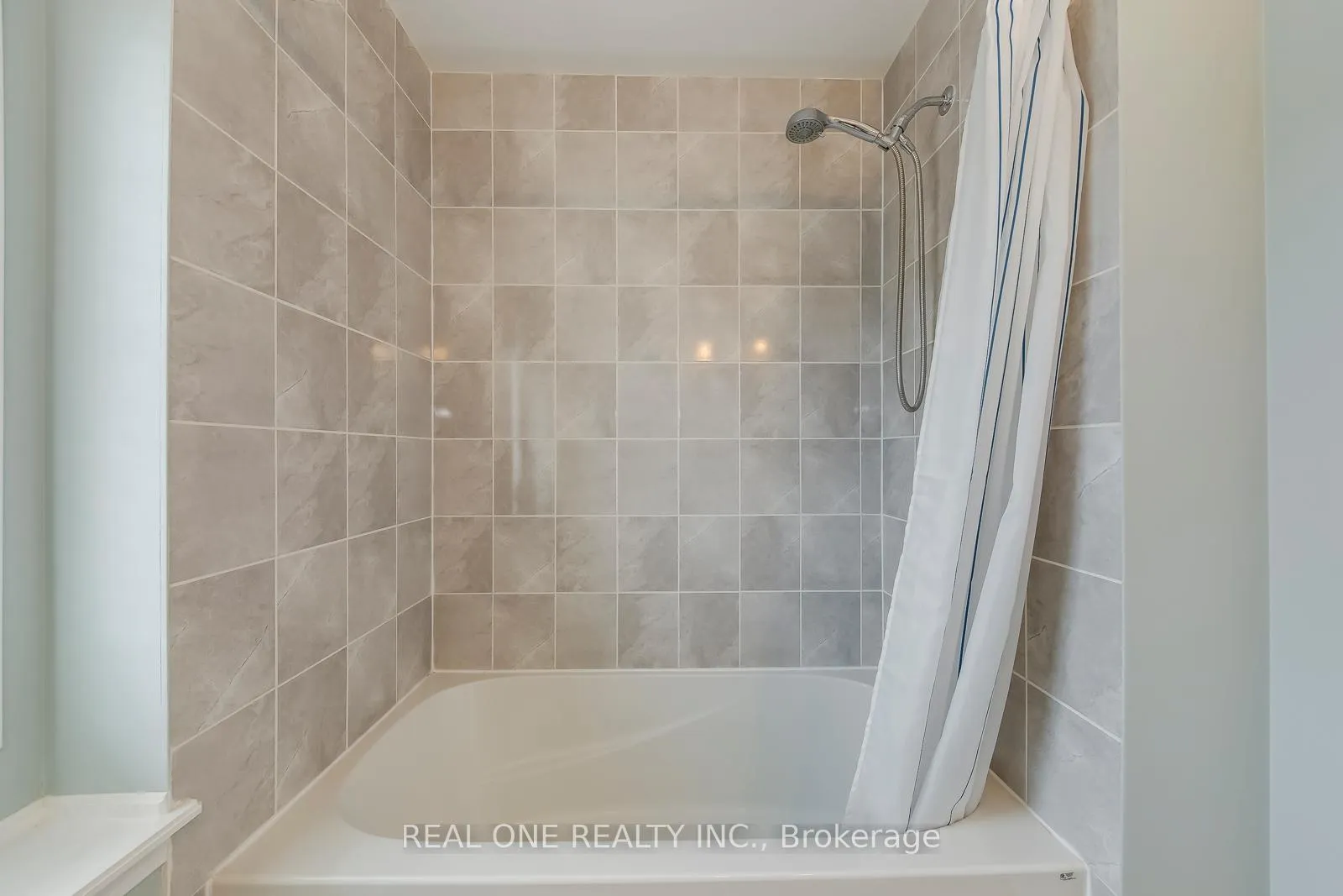 Photo 41 of 369 Timberland Gate, Oakville, Glenorchy — HOMEH
