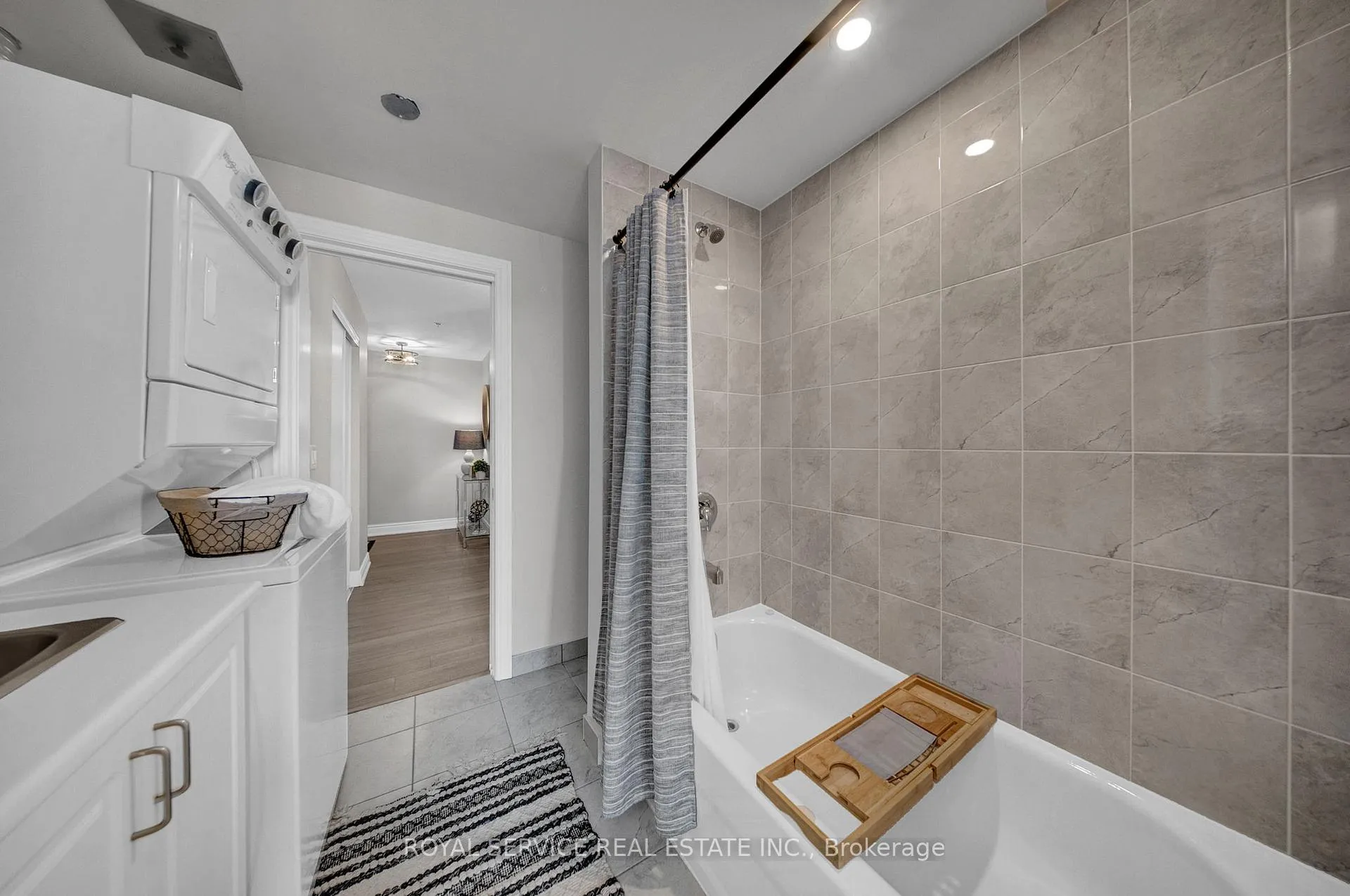 Photo 32 of Unit 210, 21 Brookhouse Drive, Clarington, Newcastle — HOMEH