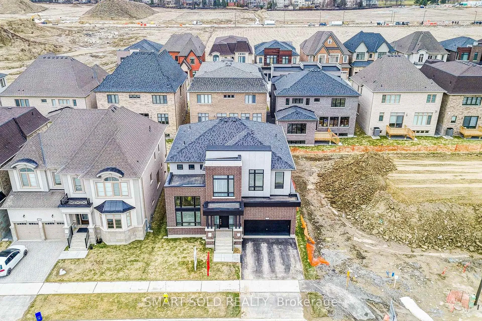 Photo 2 of 72 Meizhou Avenue, Markham, Angus Glen — HOMEH