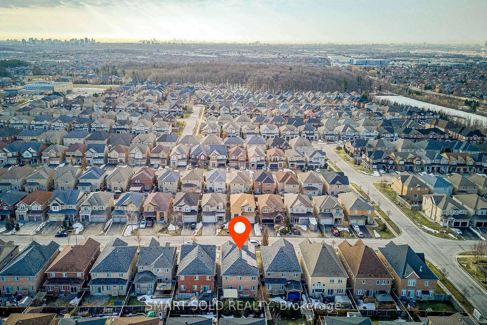 Photo 3 of 72 Meizhou Avenue, Markham, Angus Glen — HOMEH