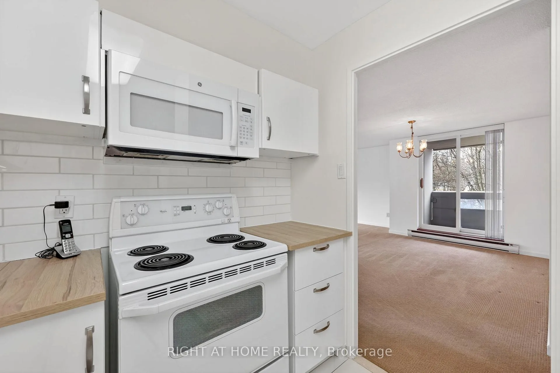 Photo 8 of Unit 211, 60 Inverlochy Boulevard, Markham, Royal Orchard — HOMEH